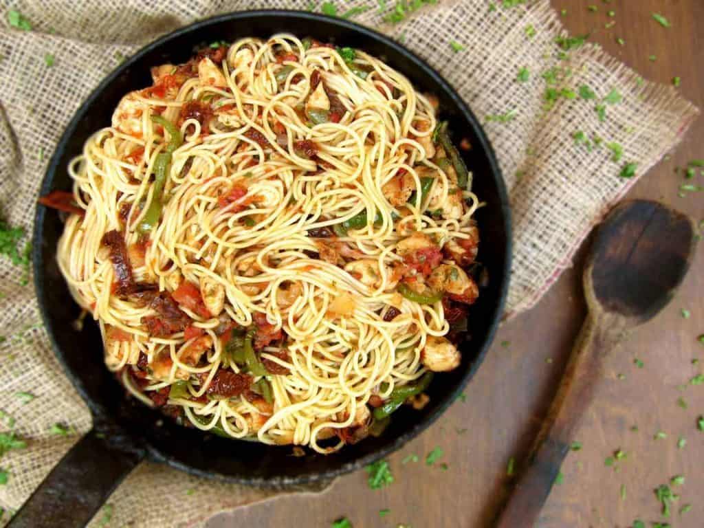 Pasta With Chicken And Sun Dried Tomatoes
