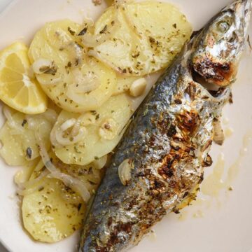 Oven-Baked-Mackerel-With-Potatoes-And-Onions