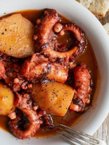 Octopus-Stew-In-Tomato-Sauce