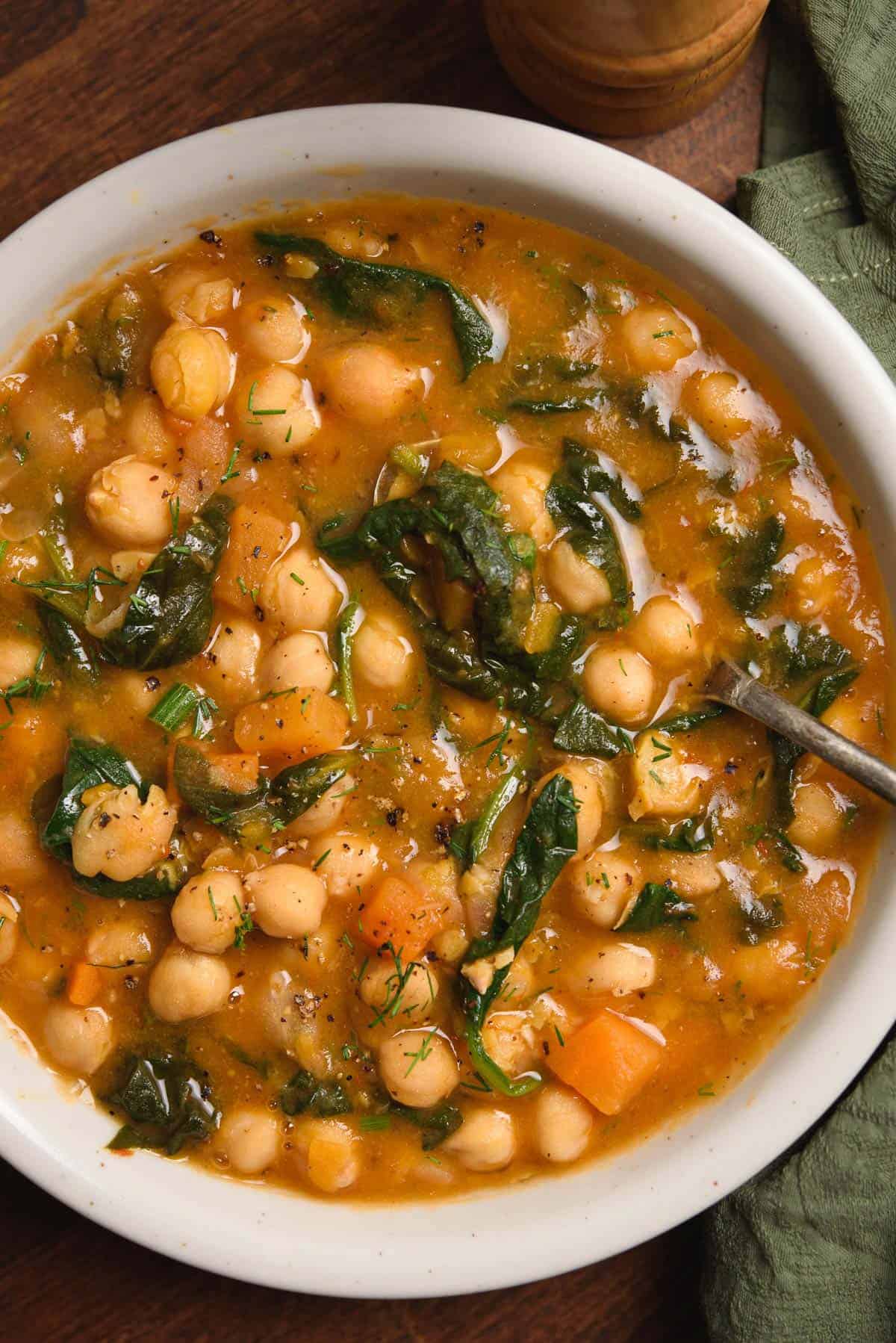 Chickpea Soup with Spinach