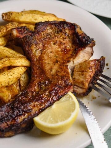Air-Fryer-Pork-Chops-And-Potatoes-Recipe