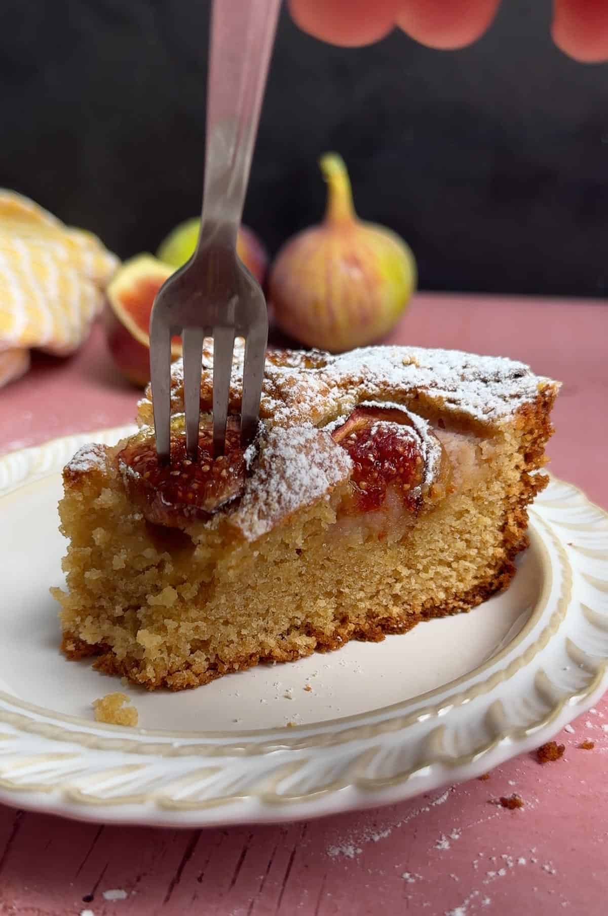 Crumbly Fig Cake